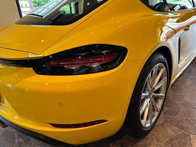 صورة 10 لـ 2019 Porsche 718
