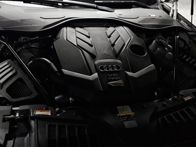 AUDI A8 - 7
