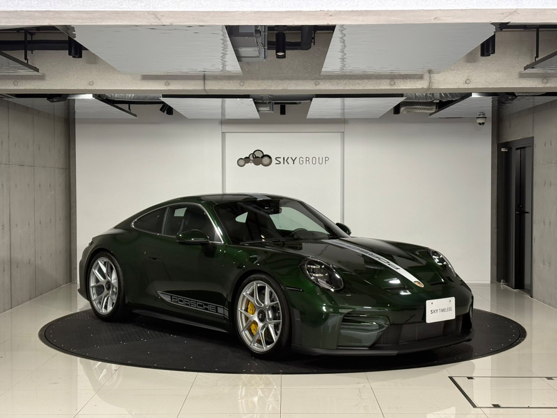 PORSCHE 911 - View 1