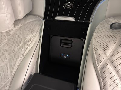 MERCEDES-BENZ EQS SUV MAYBACH - 9