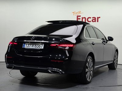 MERCEDES-BENZ E-CLASS - 4