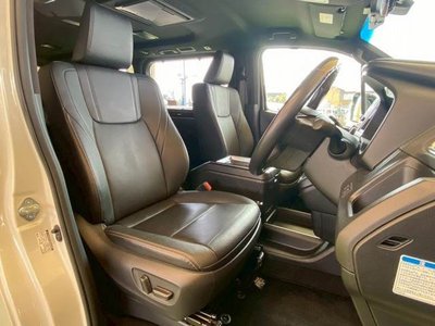 TOYOTA GRAND ACE - 10