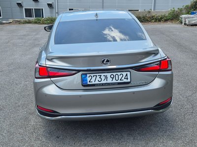 2026 Lexus ES 照片 3