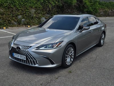 2026 Lexus ES 照片 1