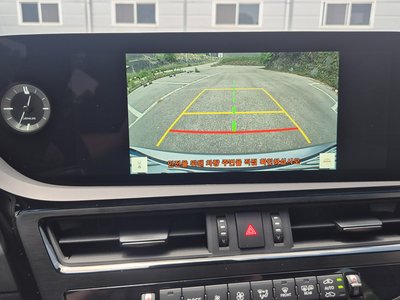 2026 Lexus ES — миниатюра 17
