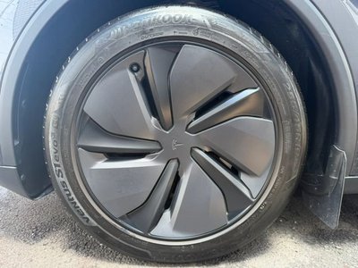 2025 Tesla MODEL Y thumbnail 17