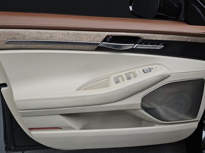 2020 Genesis G90 — миниатюра 14