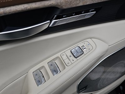 2020 Genesis G90 — миниатюра 24