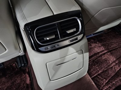 2020 Genesis G90 — миниатюра 31