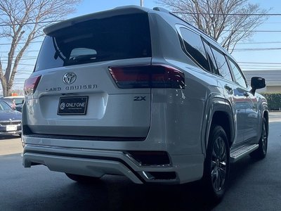 TOYOTA LAND CRUISER 300 - 7