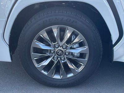 TOYOTA LAND CRUISER 300 - 9