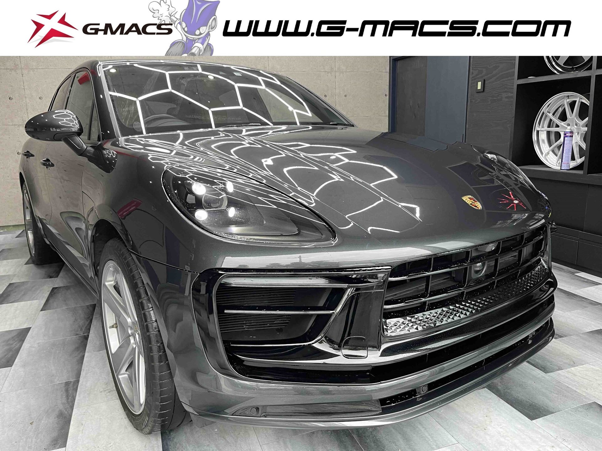 PORSCHE MACAN - View 1