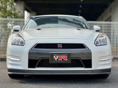 NISSAN GT-R - 2