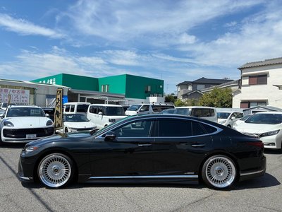صورة 10 لـ 2021 Lexus LS