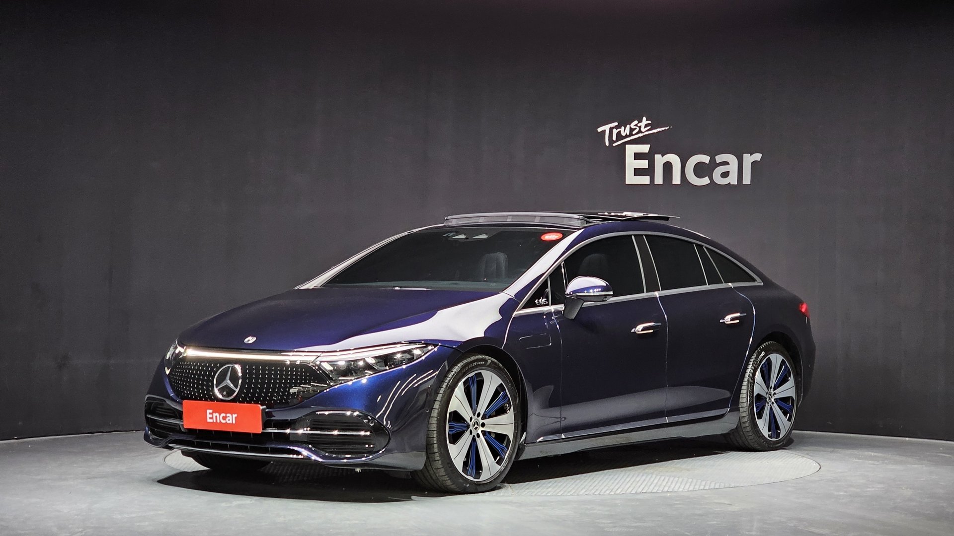 MERCEDES-BENZ EQS - View 1