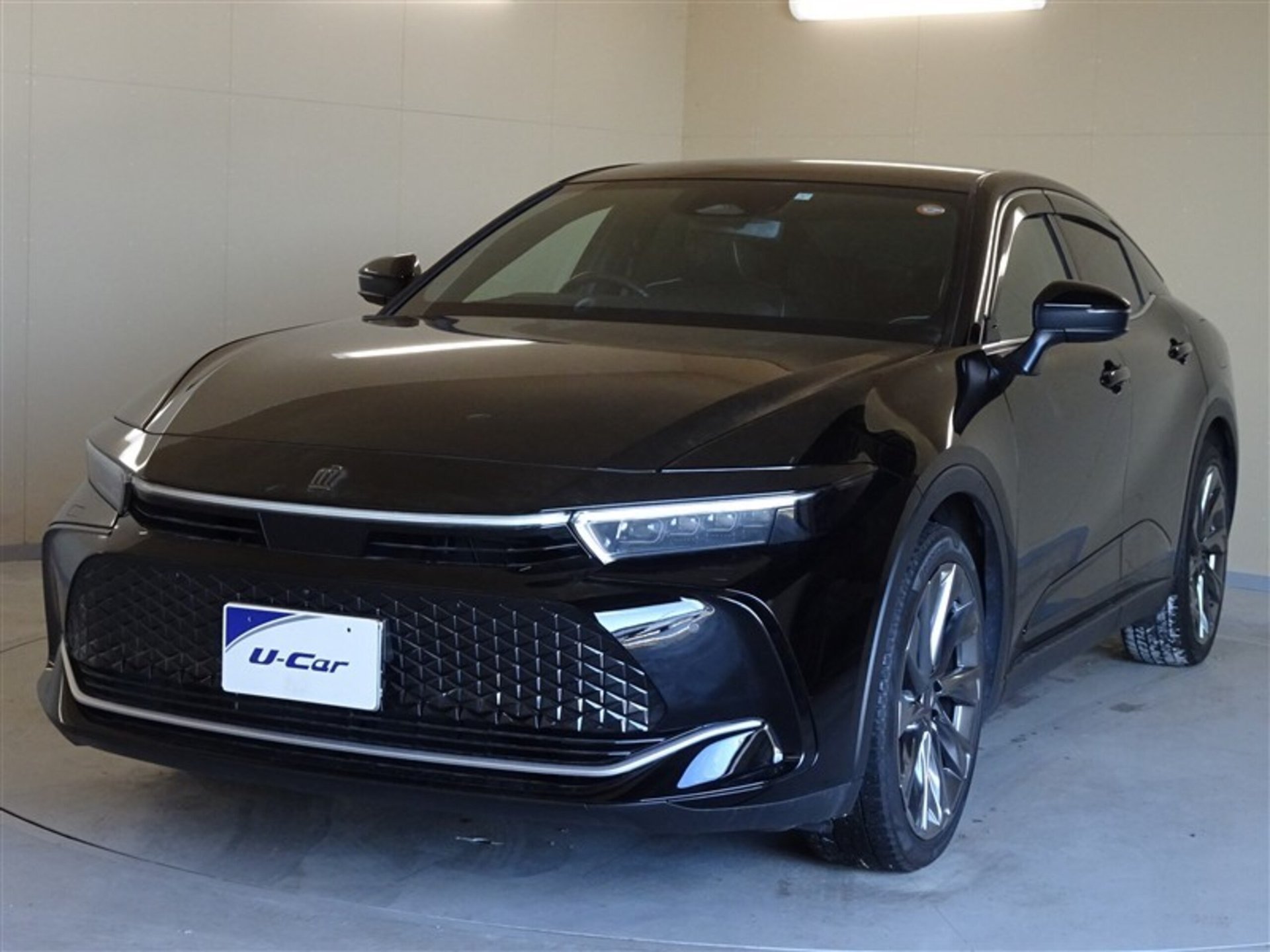 TOYOTA CROWN CROSSOVER - View 1