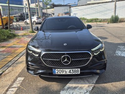 صورة 1 لـ 2025 Mercedes-BENZ E-CLASS