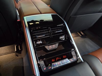 BMW 8 SERIES - 9