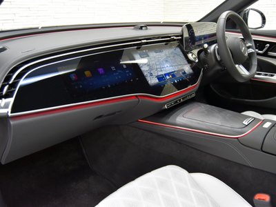 MERCEDES-BENZ E-CLASS - 8