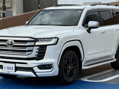 TOYOTA LAND CRUISER 300 - 1