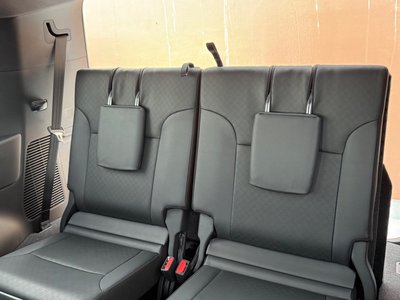 TOYOTA LAND CRUISER 300 - 7