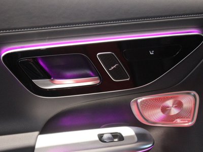 2025 Mercedes-BENZ GLC — миниатюра 21