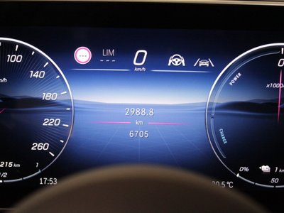 2025 Mercedes-BENZ GLC photo 9