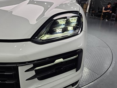 PORSCHE CAYENNE - 9