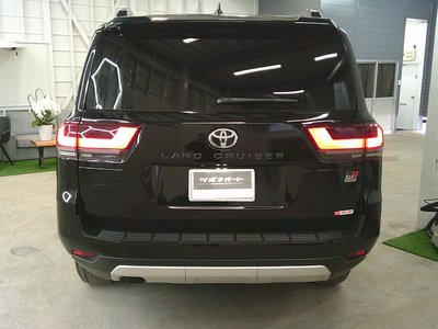 TOYOTA LAND CRUISER 300 - 5