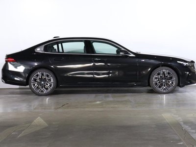 2025 BMW 5 SERIES photo 3