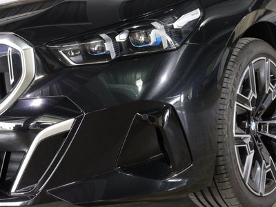 2025 BMW 5 SERIES photo 4