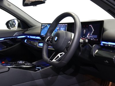2025 BMW 5 SERIES — миниатюра 16