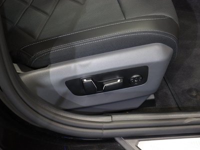 2025 BMW 5 SERIES — миниатюра 19