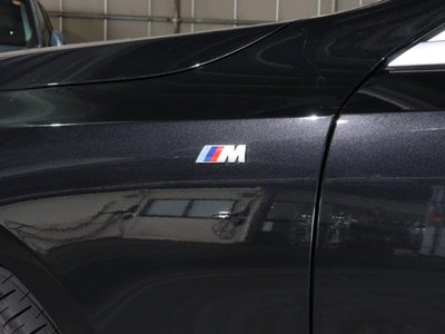 2025 BMW 5 SERIES photo 6
