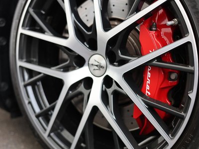 MASERATI GRANTURISMO - 9