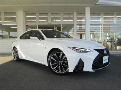 LEXUS IS