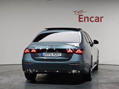 MERCEDES-BENZ E-CLASS - 4