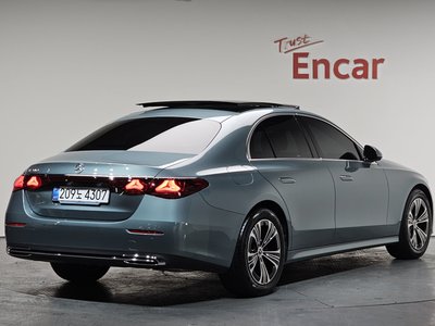 MERCEDES-BENZ E-CLASS - 3