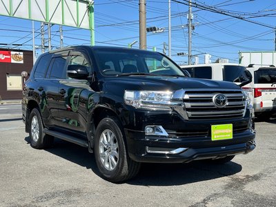 TOYOTA LAND CRUISER 200 - 1
