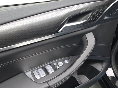 2023 BMW X4 — миниатюра 25