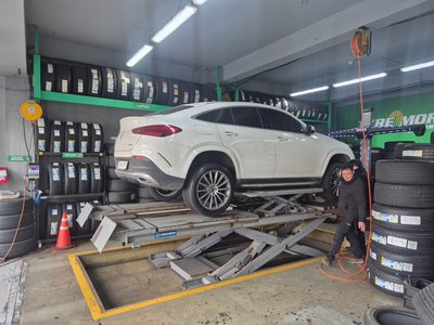 MERCEDES-BENZ GLE - 7