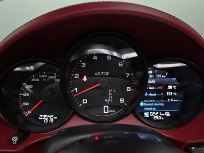 صورة 8 لـ 2022 Porsche 718