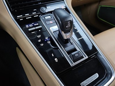 PORSCHE PANAMERA - 9