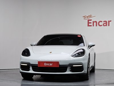 PORSCHE PANAMERA - 2