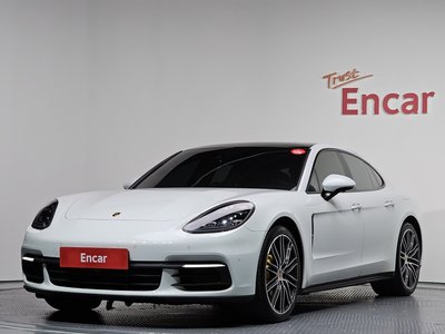 PORSCHE PANAMERA - 1