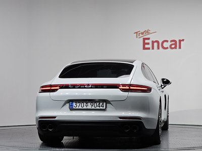 PORSCHE PANAMERA - 3