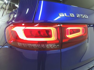 MERCEDES-BENZ GLB - 5