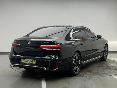 BMW 7 SERIES - 2