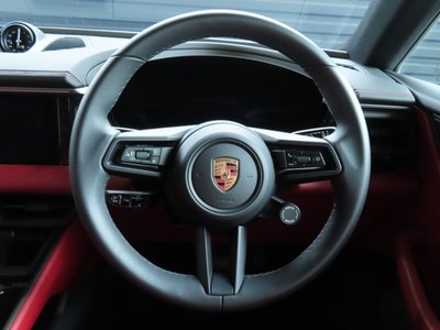 2025 Porsche MACAN — миниатюра 14