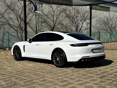 PORSCHE PANAMERA - 5